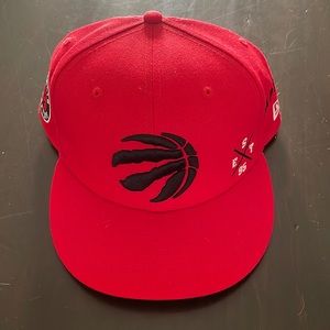 NWOT - New Era Toronto Raptors Fitted Hat